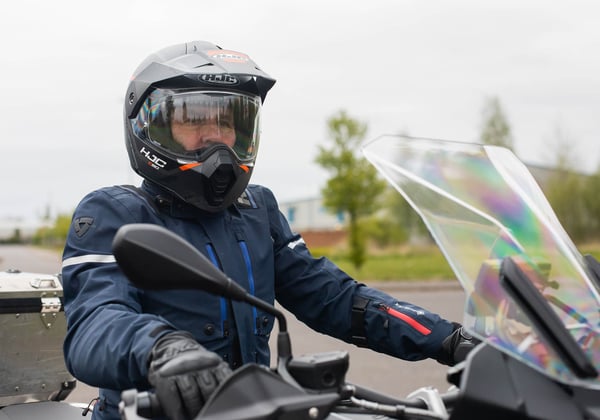 HJC C80 helmet review featured image