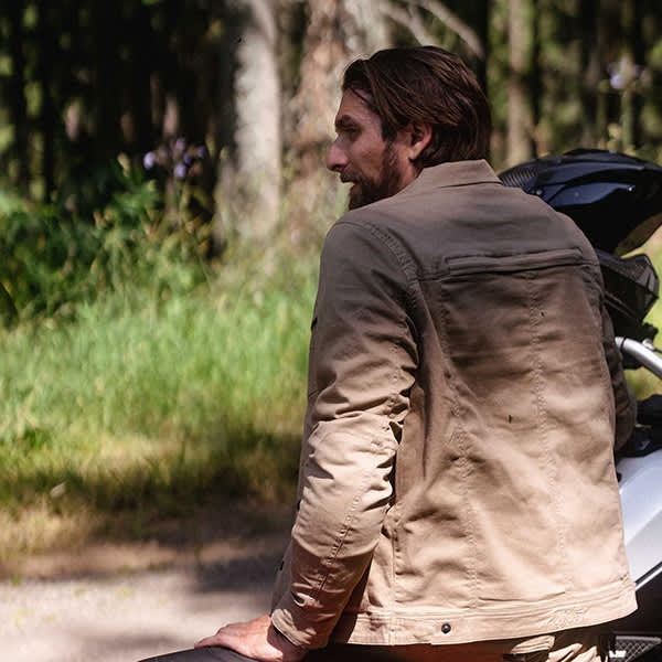 dxr_jackets_nazaire-textile_beige_lifestyle2.jpg